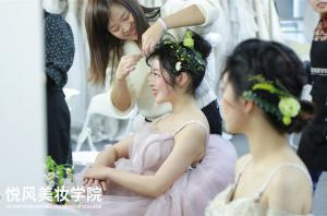 石家庄化妆学校哪个口碑好？