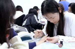 这几家化妆培训口碑好，学员高薪就业推荐