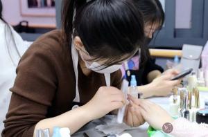 想学化妆的小白，避开这四类学习误区